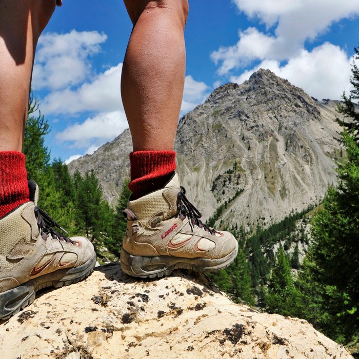 best hiking shoes for foot pain