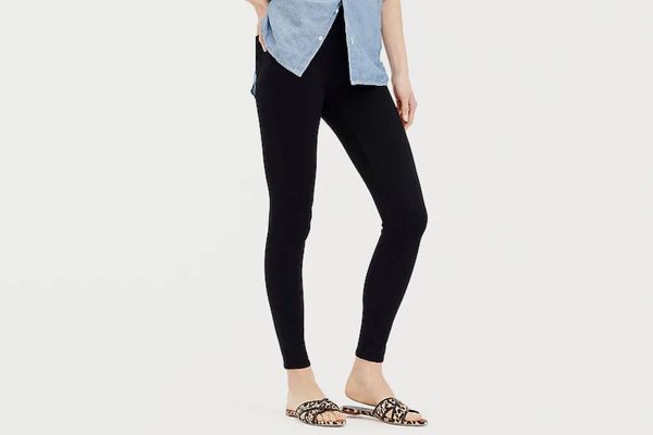 Pull-on Toothpick Jean in Black