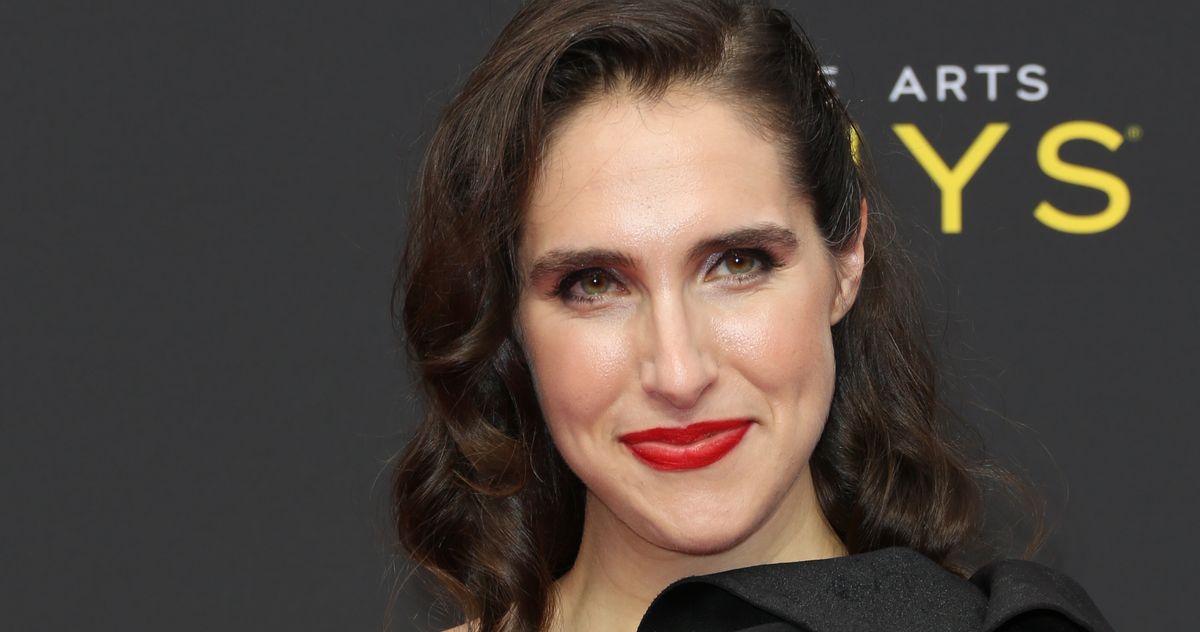 Megan Amram Apologizes For Offensive Tweets The Good Place