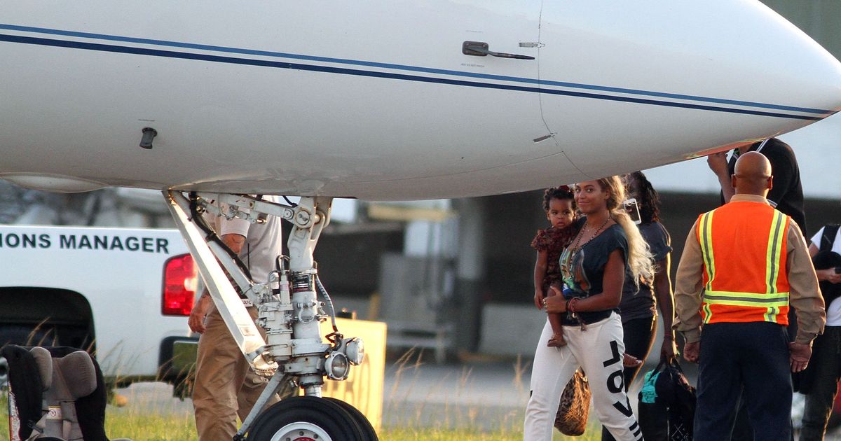 Beyoncé Has Long Hair Again, Wears Socks Around the Airport