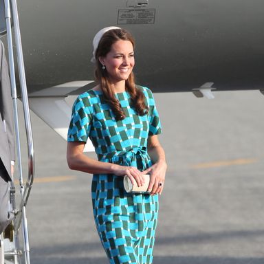 HONIARA, GUADALCANAL ISLAND, SOLOMON ISLANDS - SEPTEMBER 16:  Catherine, Duchess of Cambridge arrives at Honiara International Airport during their Diamond Jubilee tour of the Far East on September 16, 2012 in Honiara, Guadalcanal Island. Prince William, Duke of Cambridge and Catherine, Duchess of Cambridge are on a Diamond Jubilee tour representing the Queen taking in Singapore, Malaysia, the Solomon Islands and Tuvalu.  (Photo by Chris Jackson/Getty Images)