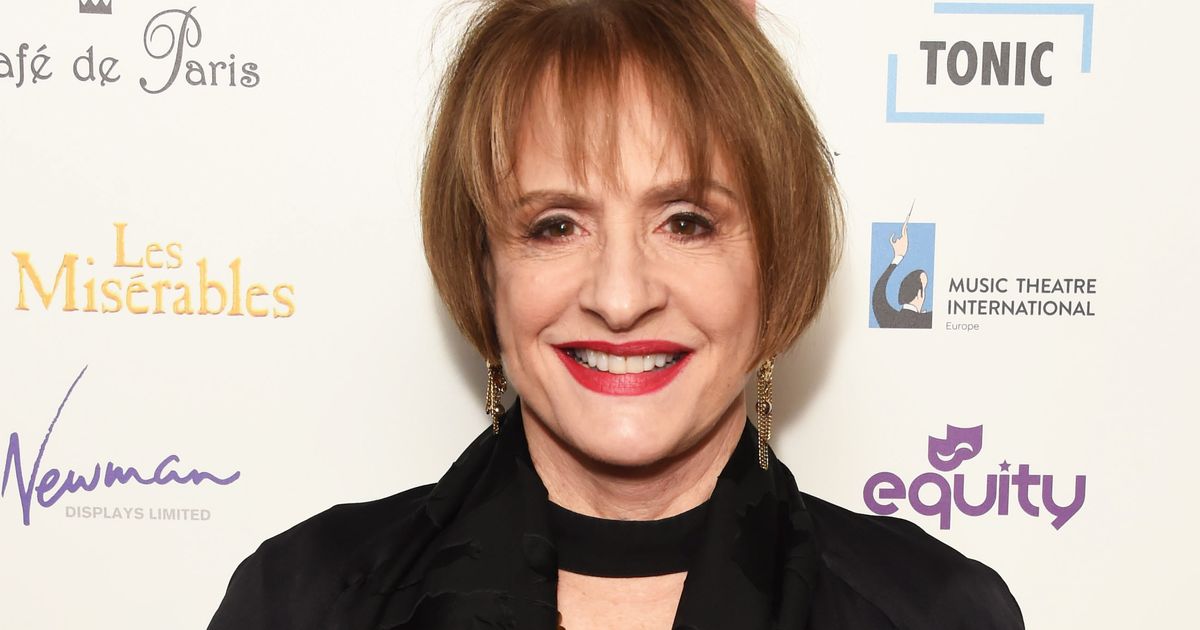 帕蒂·盧波恩 (Patti LuPone) 在 Twitter 上宣布她無法被它所遏制