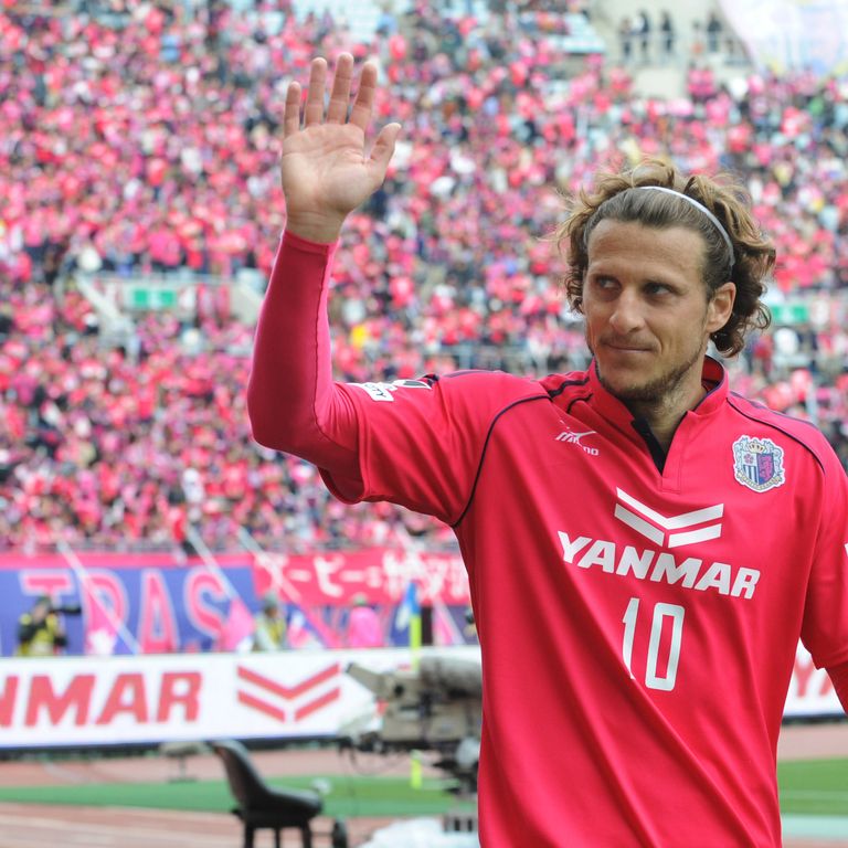 20 Hot Soccer Guys With Long Hair