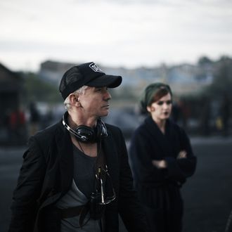 (L-r) Director BAZ LUHRMANN and ISLA FISHER on the set of Warner Bros. Pictures’ and Village Roadshow Pictures’ drama “THE GREAT GATSBY,” a Warner Bros. Pictures release.