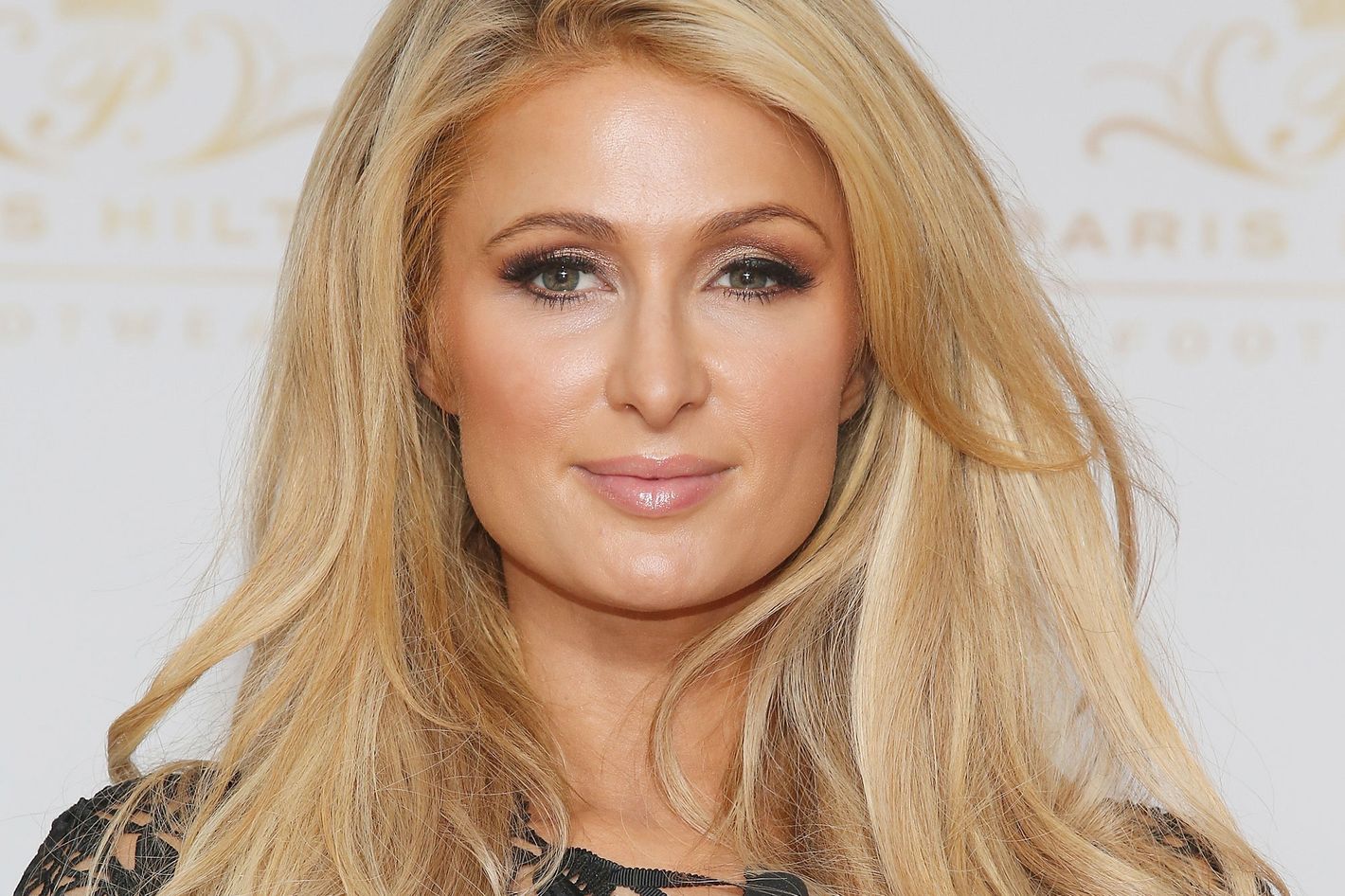 Paris Hilton Voted for Trump, As People With Their Last Names on Buildings  Tend to Stick Together