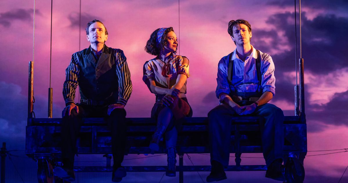 Glee on Broadway: Jonathan Groff, Darren Criss, Grant Gustin - Vimarsana News