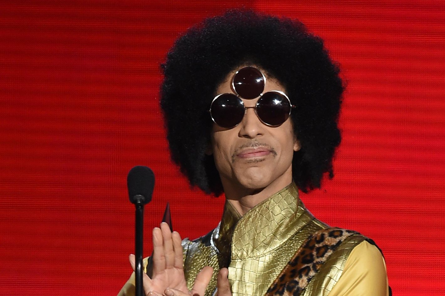 5 Very Prince Stories Told One Year After His Death, image size:1420x945