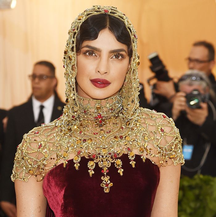 Priyanka Chopra’s 2018 Met Gala Hair And Makeup