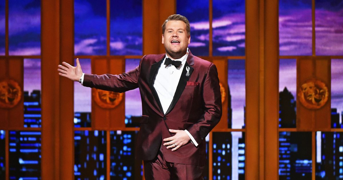 詹姆斯柯登 (James Corden) 將主持 2019 年東尼獎頒獎典禮，而不是約翰木蘭尼 (John Mulaney)