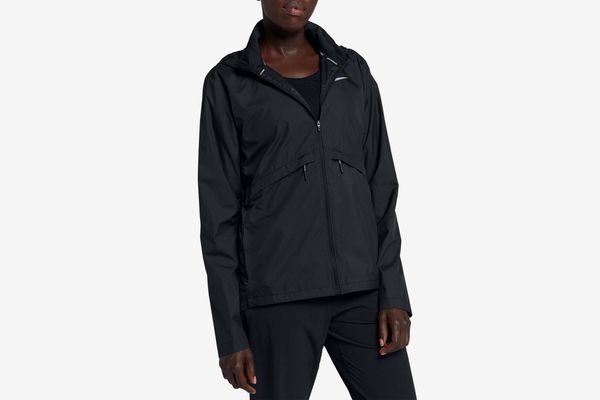 Nike Essential Packable Hooded Running Jacket