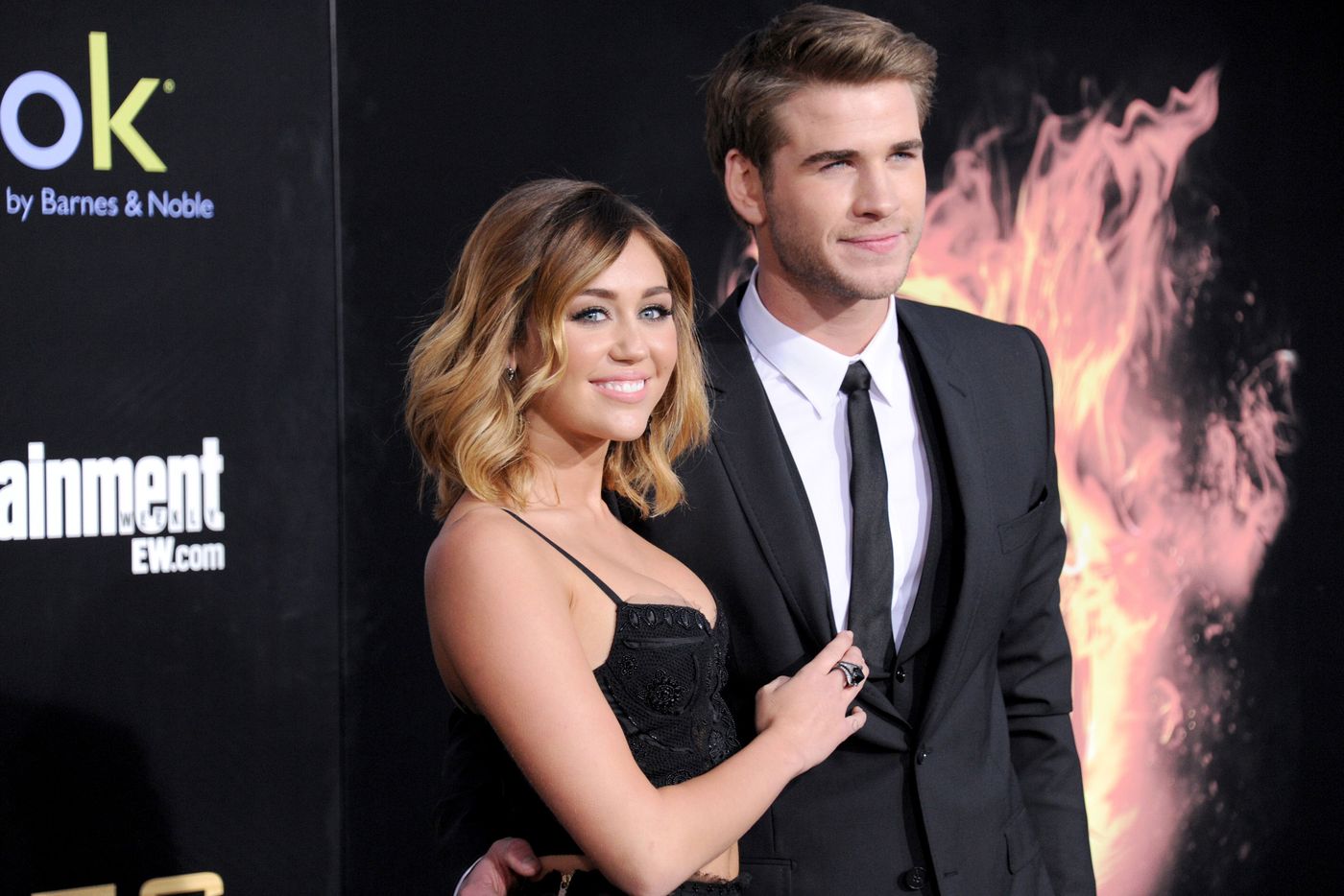 Cyrus dated miley which hemsworth Hemsworth who