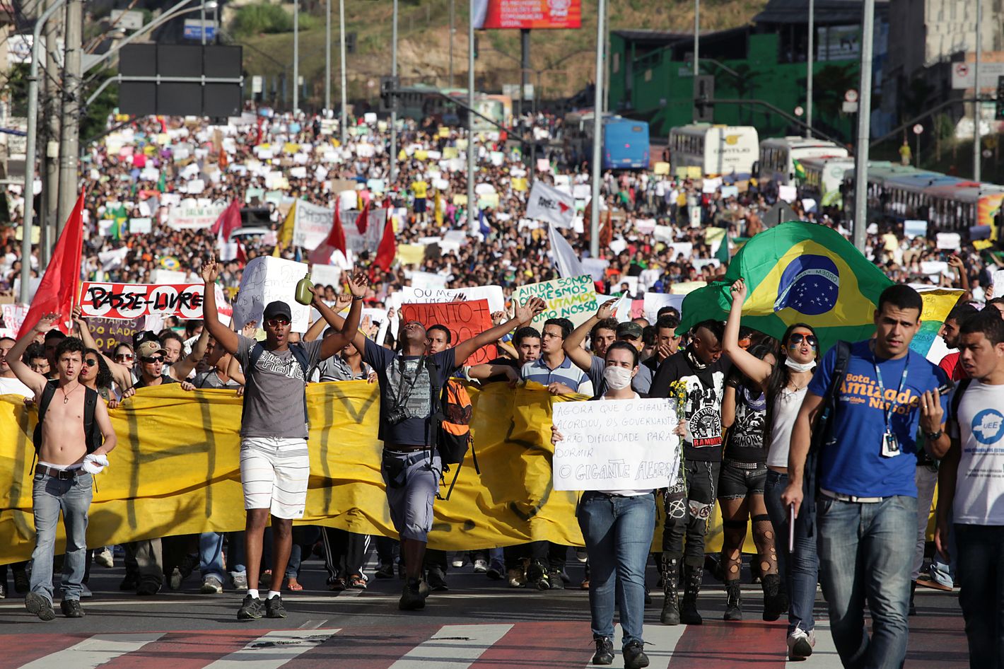 17 Photos of Brazilians Overreacting to a Nine-Cent Fare Hike [Updated]