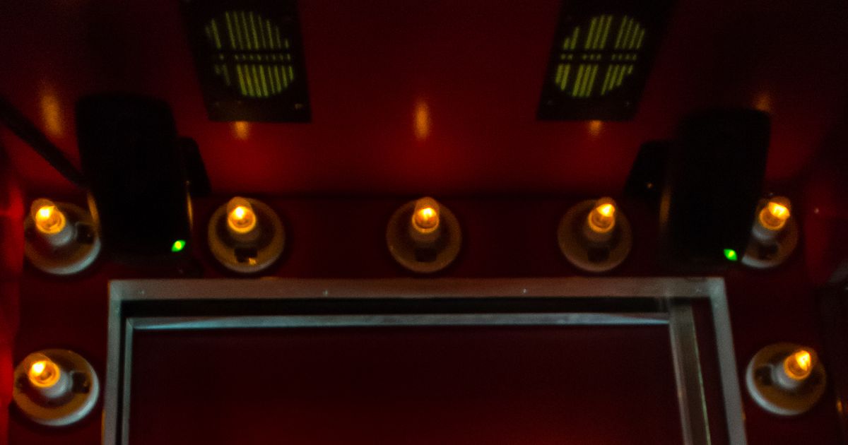 劇場のレビュー：ブラックボックスよりも小さいですか？への訪問私はあなたが私だと思う見知らぬ人ではありません