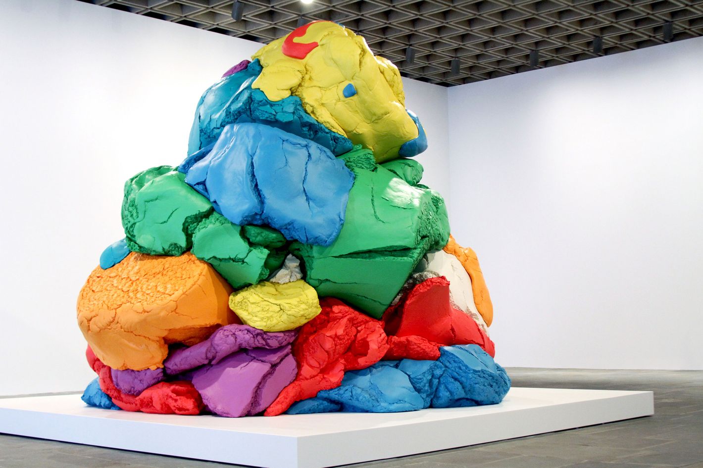 Jeff Koons in 5 kitsch and provocative works