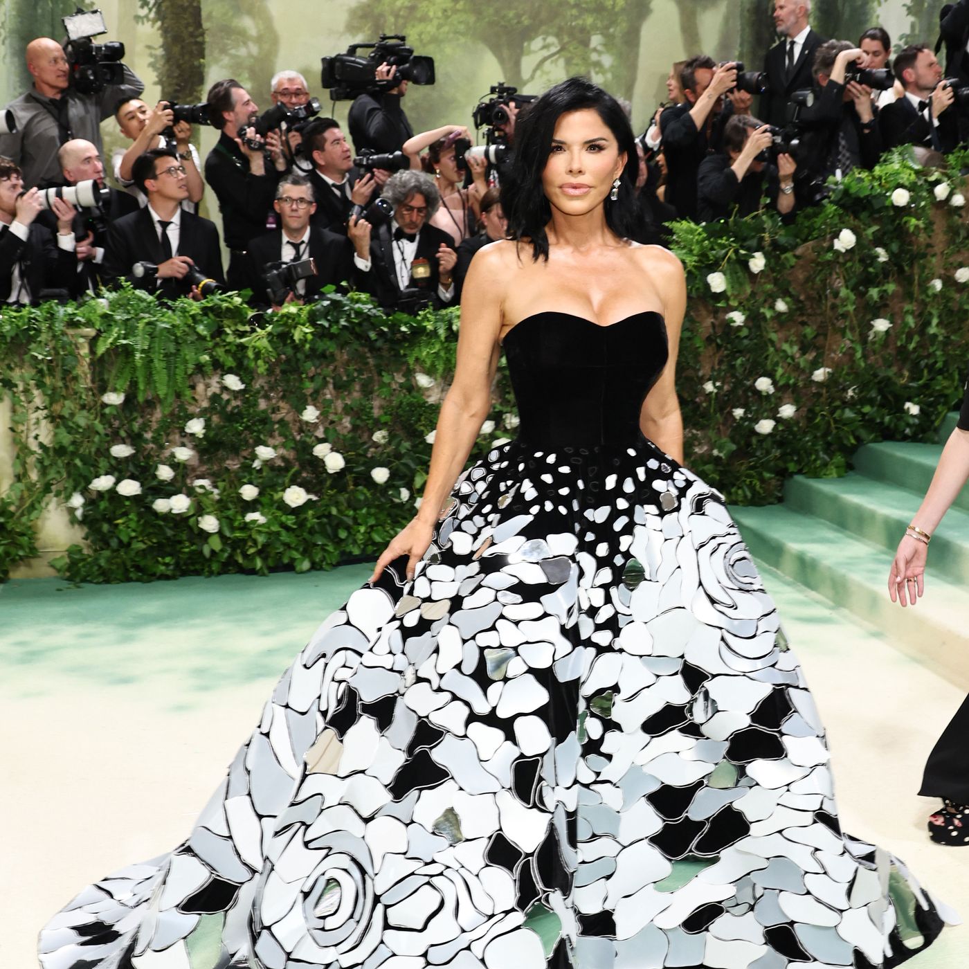 Met Gala 2024: Lauren Sánchez Makes Her Debut on Red Carpet