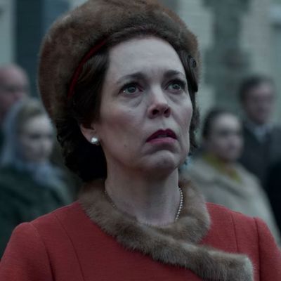 Olivia Colman as Queen Elizabeth in 