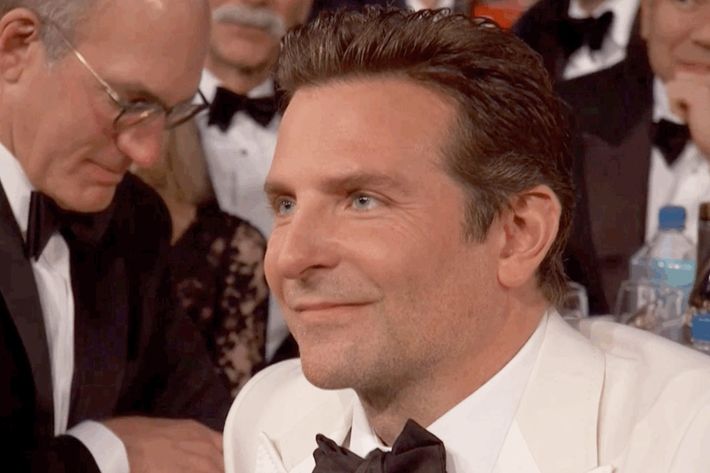 bradley cooper white tuxedo golden globes
