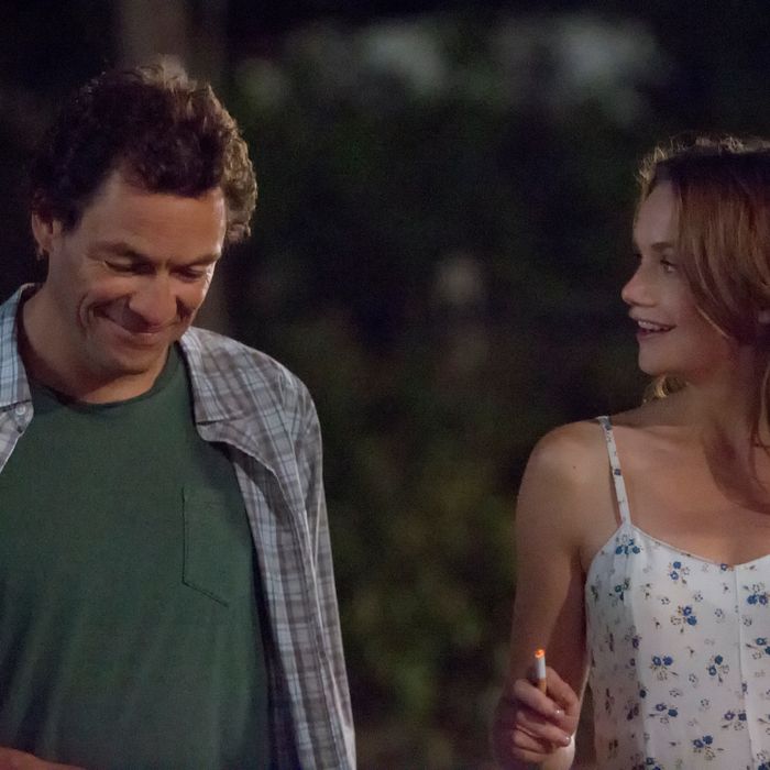 Dominic West as Noah and Ruth Wilson as Alison in The Affair (Pilot). - Photo: Craig Blankenhorn/SHOWTIME - Photo ID: TheAffair_101_1106ra1.c