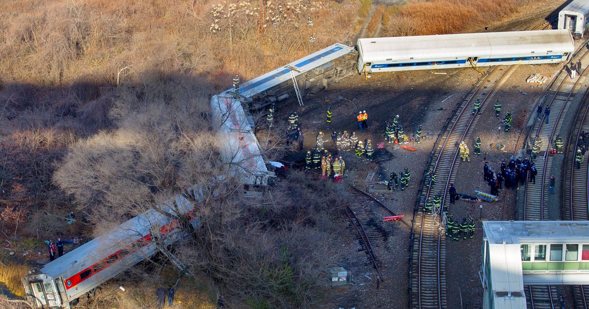 4 Killed in Metro-North Train Derailment [Updated]