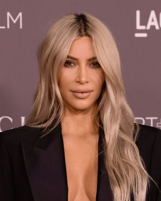 Kim Kardashian Is Powerful in Platinum as She Goes Back to Blonde