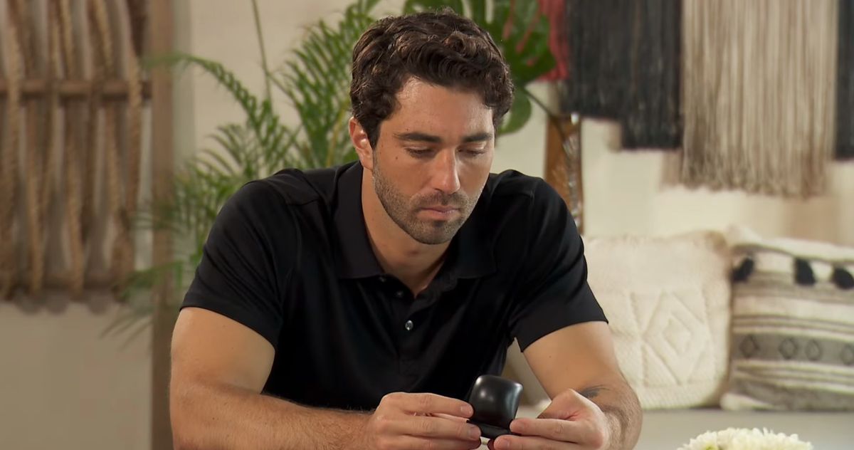 The Bachelor Season 28 Finale: Joey Proposes, Daisy Produces - Vimarsana News