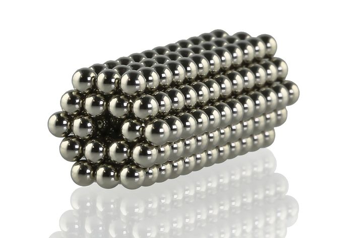 Magnet balls
