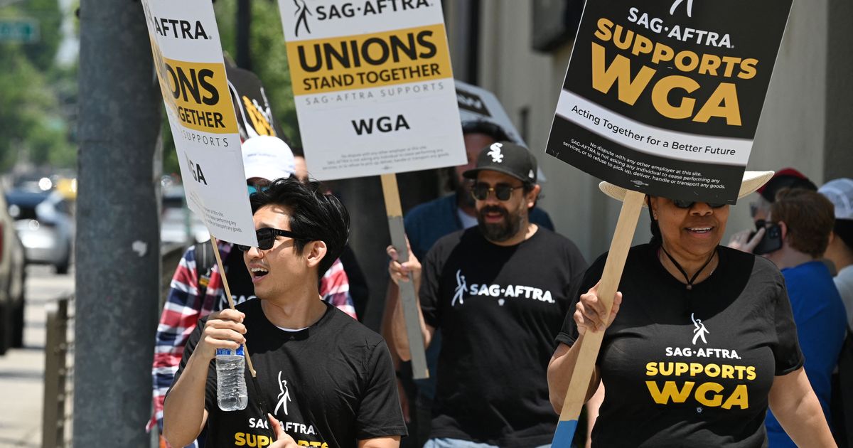 SAG-AFTRA and AMPTP Extend Contract Amid Strike Tensions