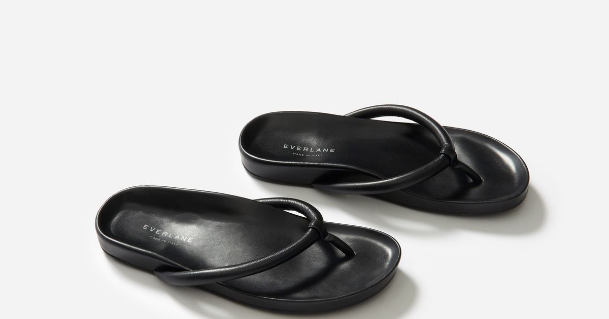 Everlane Form Thong Sandals on Sale 2019 | The Strategist