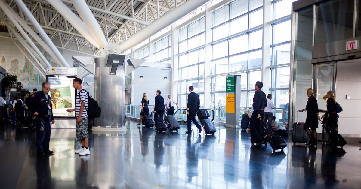 12 Tips From a Pilot on Mastering New York City Airports (Even La Guardia)