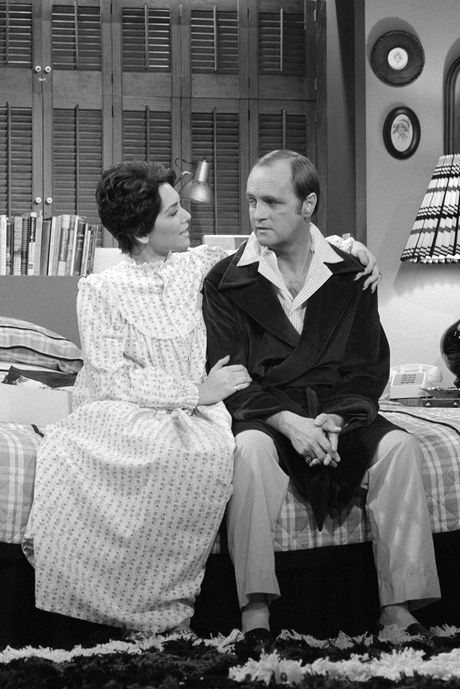 Hi, Bob! The Bob Newhart Show (1972–1978), with wife Emily, played by Suzanne Pleshette.