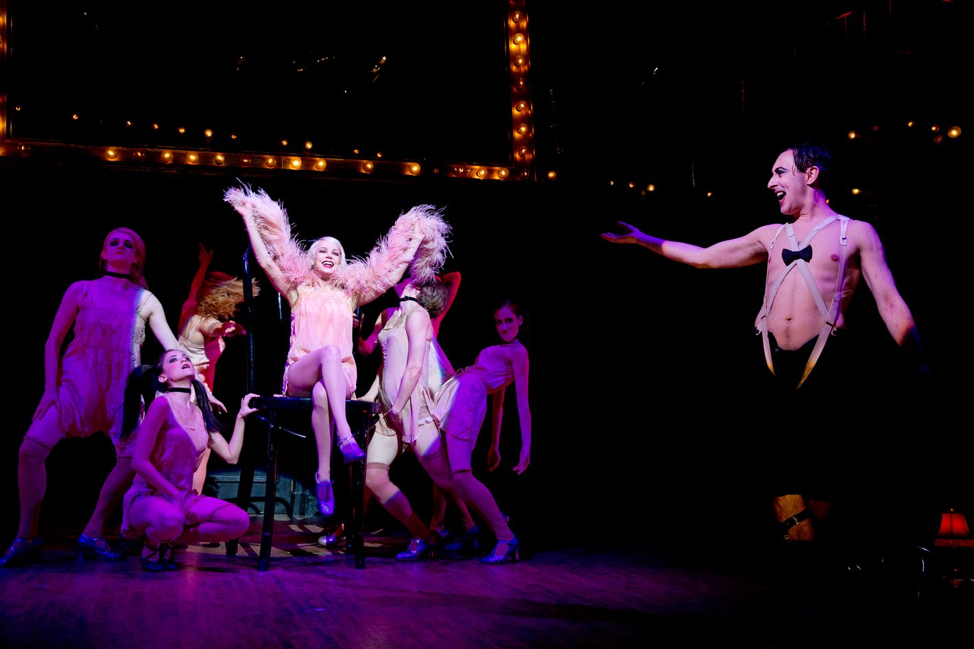 Theater Review: Michelle Williams and Alan Cumming Come (Back) to the  Cabaret