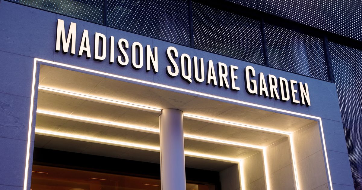 Man Dies After Falling Off the MSG Balcony at a Goose Show