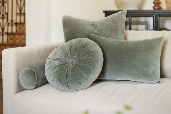 Charlotte Velvet Lumbar Pillow, Moss