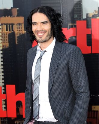 LONDON, ENGLAND - APRIL 19: Russell Brand attends the European Premiere of Arthur at Cineworld 02 on April 19, 2011 in London, England. (Photo by Chris Jackson/Getty Images) *** Local Caption *** Russell Brand;