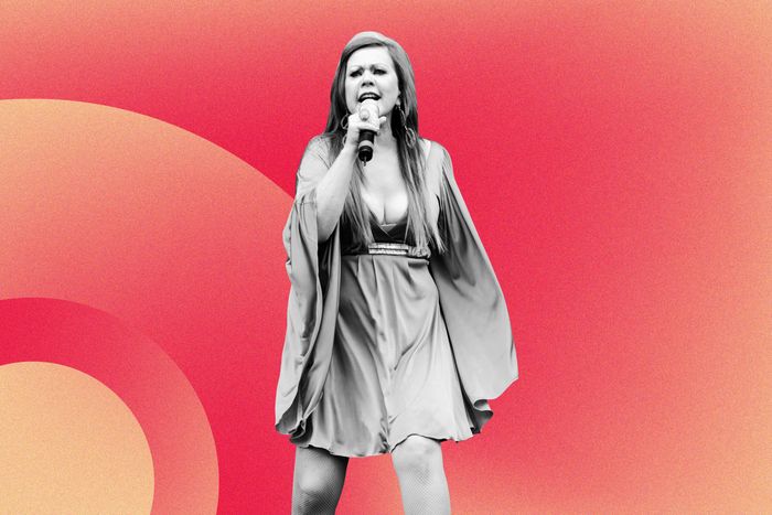 Kate Pierson on the B-52's, Love Shack, & Choosing Singles