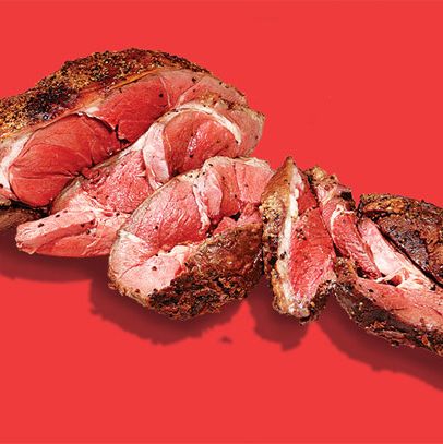 斯特兰德烟熏屋的羊腿半磅9美元;25-27 Broadway, Astoria;熏羊肉可以在烧烤堡垒中找到，很少有人会用这个词来形容皇后区的阿斯托里亚。但在古老的希腊社区，烟熏羊腿是完全合理的。斗兽师约翰·泽沃拉科斯(约翰·布朗的后期)用盐、胡椒和迷迭香揉搓来调味。