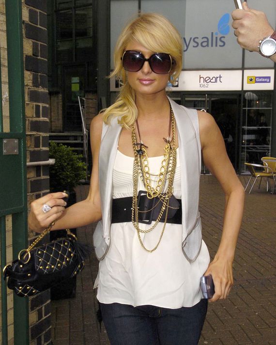 Paris Hilton avistamiento en Heart FM en Londres - 26 de junio de 2006