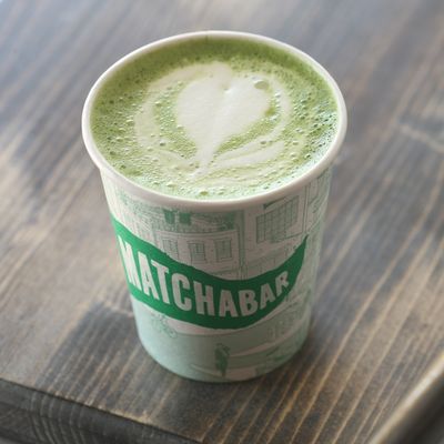 Here's the matcha latte, usually prepared with non-dairy milk.