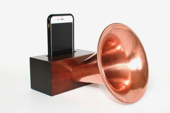 Wood Gramphone Iphone Speaker