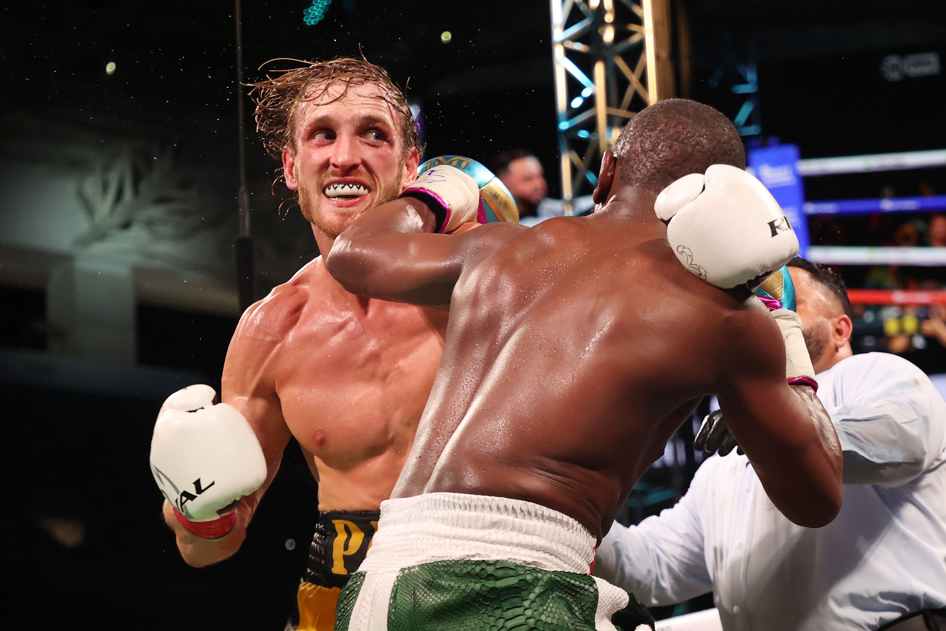 Floyd Mayweather vs. Logan Paul: Best photos