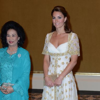 KUALA LUMPUR, MALAYSIA - SEPTEMBER 13: Catherine, Duchess of Cambridge (R) and Sultanah Tuanku Haminah binti Hamidun the Raja Permaisuri Agong of Malaysia attend an official dinner hosted by Malaysia’s Head of State Sultan Abdul Halim Mu’adzam Shah of Kedah on Day 3 of Prince William, Duke of Cambridge and Catherine, Duchess of Cambridge’s Diamond Jubilee Tour of South East Asia at the Istana Negara on September 13, 2012 in Kuala Lumpur, Malaysia. Prince William, Duke of Cambridge and Catherine, Duchess of Cambridge are on a Diamond Jubilee Tour of South East Asia and the South Pacific taking in Singapore, Malaysia, Solomon Islands and Tuvalu. (Photo by Mark Large - Pool/Getty Images)