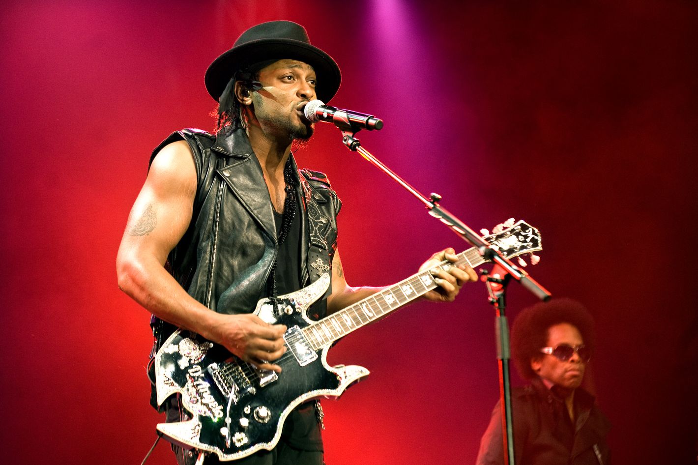 D’Angelo, Neo-Soul Groundbreaker, Dead at 51