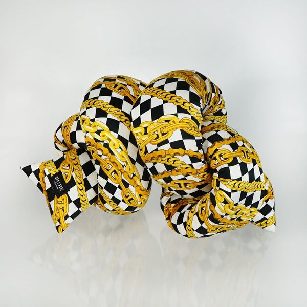 Jiu Jie Chained2U Double Knot Cushion