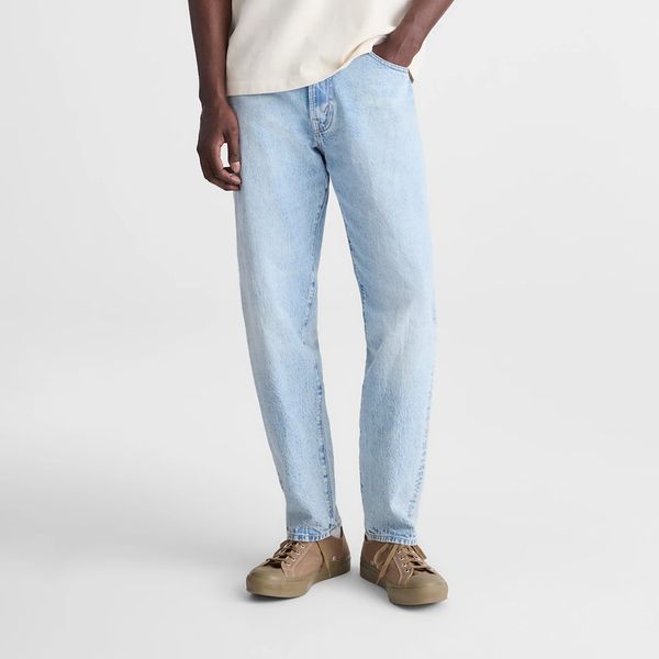 Madewell Relaxed Taper Jeans in Summerweight Denim