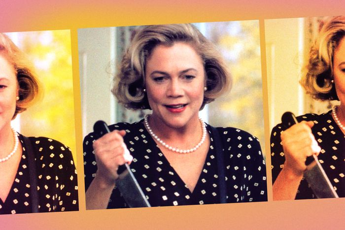 https://pyxis.nymag.com/v1/imgs/ab7/f13/ae6e8529c836163ad47fe0d682b4a4d546-role-call-serial-mom.rhorizontal.w700.jpg