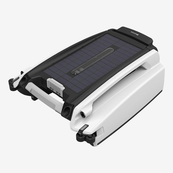 Betta SE Solar-Powered Robotic Pool Skimmer
