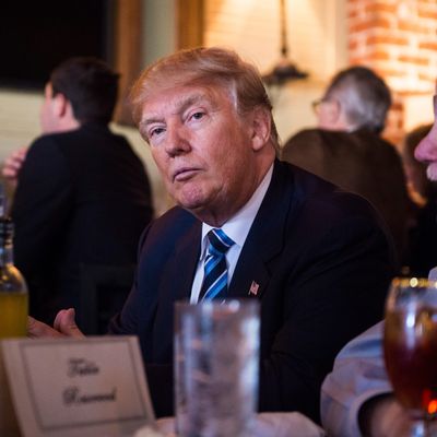 Trump Adresses Restaurant Industry’s Crisis