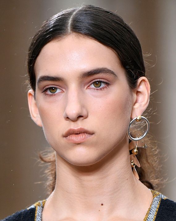 5 Super-Easy Beauty Lessons From Fashion Week