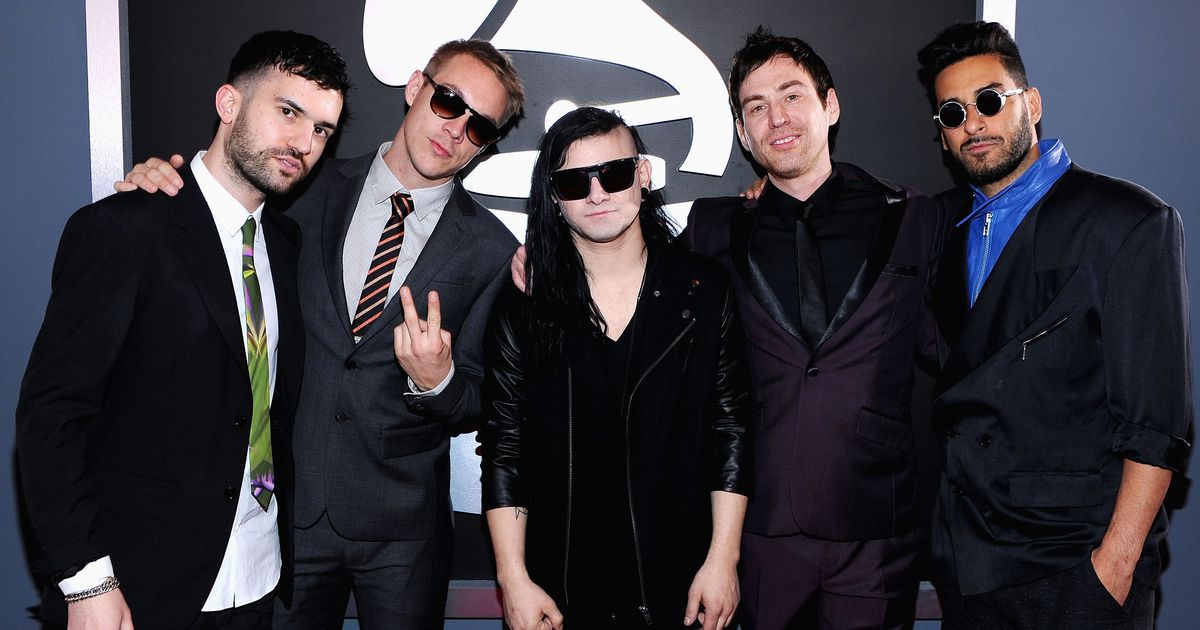 Skrillex and Diplo Perform Where Are U Now Live with Justin Bieber at the  Grammys - By The Wavs