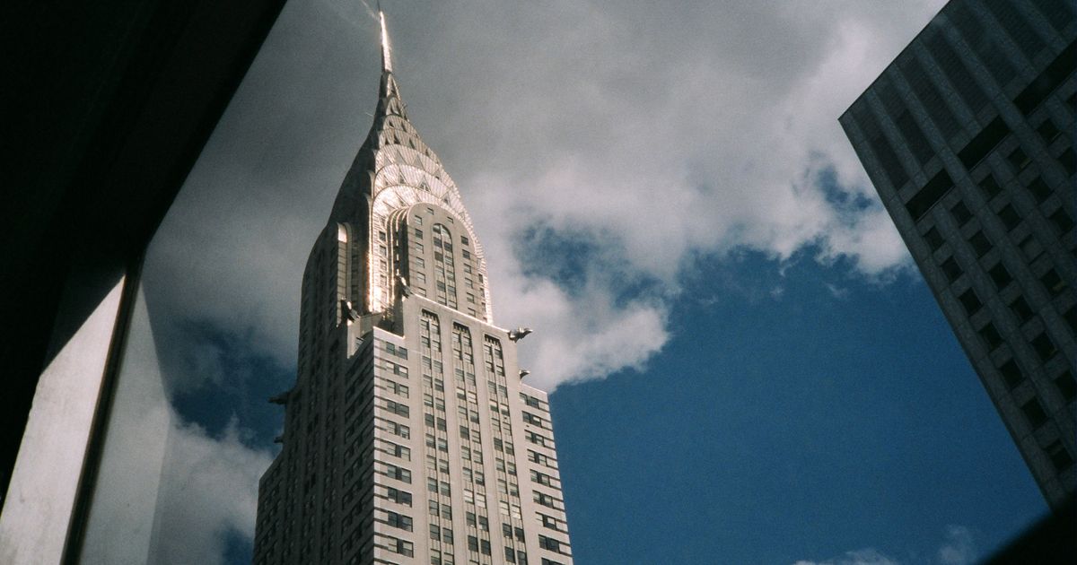 New York's Flatiron Building Sale Thrown Into Confusion by Lack of Down  Payment